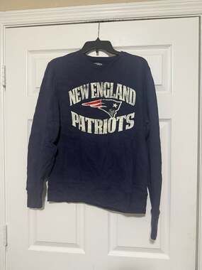 OTS New England Patriots Navy Blue Pullover Sweatshirt Medium